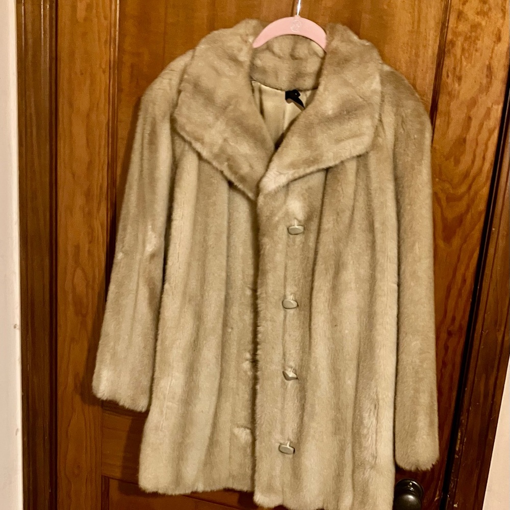 Vintage Classic Women's Beige Faux Fur Coat